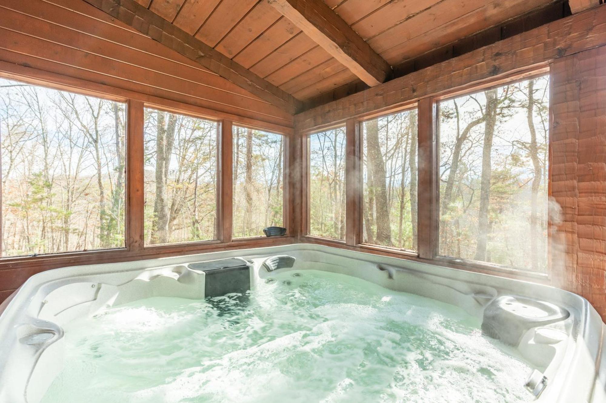 Dudley II By Avantstay Comfortable Cabin W Hot Tub Views Пиджен Фордж Екстериор снимка