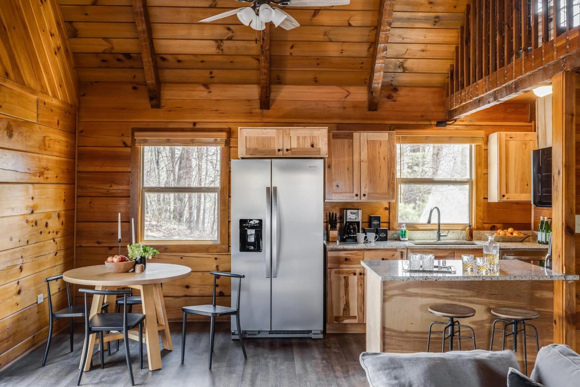Dudley II By Avantstay Comfortable Cabin W Hot Tub Views Пиджен Фордж Екстериор снимка