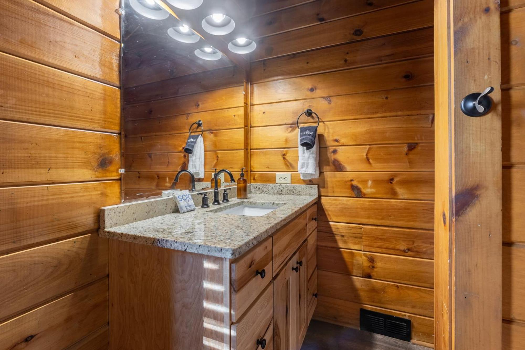 Dudley II By Avantstay Comfortable Cabin W Hot Tub Views Пиджен Фордж Екстериор снимка