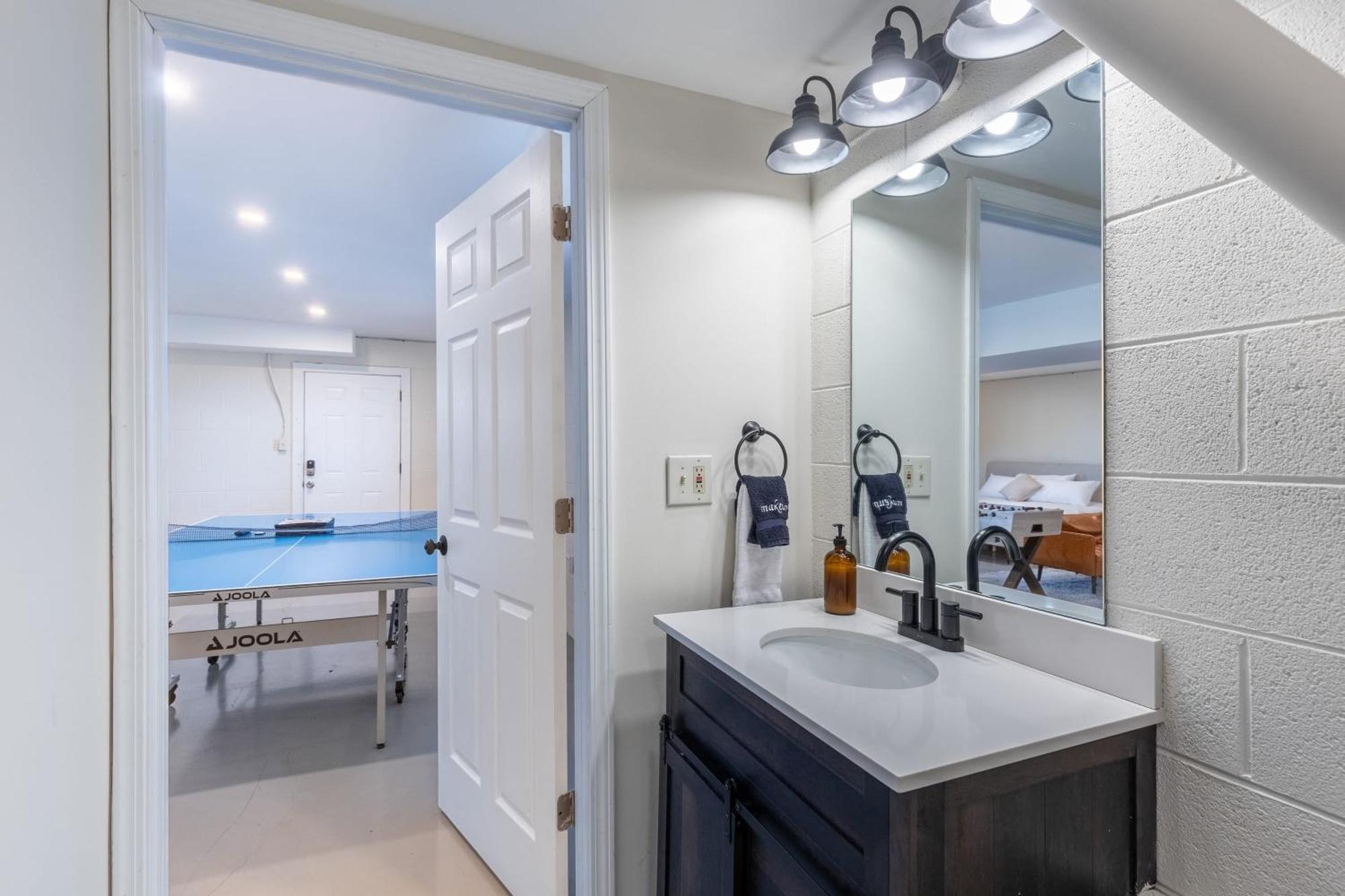 Dudley II By Avantstay Comfortable Cabin W Hot Tub Views Пиджен Фордж Екстериор снимка